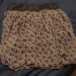 Flowy floral mini skirt like new